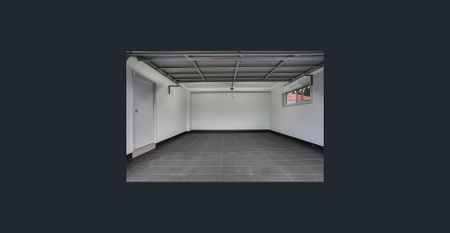 Executive 4 Bedroom Townhouse - Photo 3