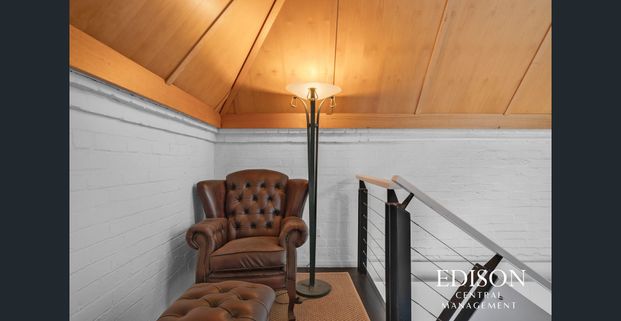 SIMPLY UNIQUE – LUXURY LIVING IN THE MALTINGS COMPLEX - Photo 1