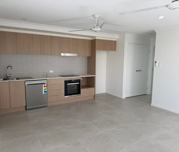 2 Bedroom Delight! - Photo 3