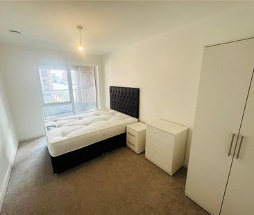 3 bedroom flat to rent - Photo 5