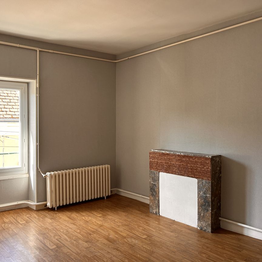 Location Appartement 3 pièces 73m² ARGENTON SUR CREUSE 36200 - Photo 1