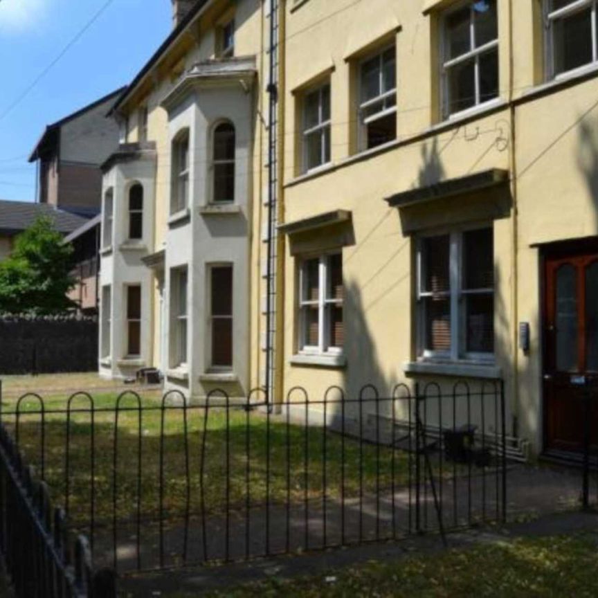Price £1,100 pcm - Available Now - Furnished - Photo 1