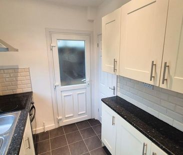 2 bedroom semi-detached house to rent - Photo 2