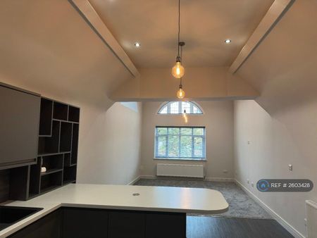 3 bedroom flat to rent - Photo 3