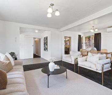 Recently renovated 4 Bedroom - Photo 2