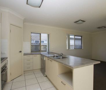 Modern Family Home in Convenient Pimpama Location - Photo 4