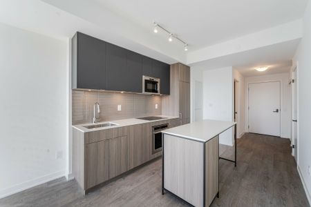 For Lease - 220 Missinnihe Way Unit# 816, Mississauga, Ontario - Photo 4