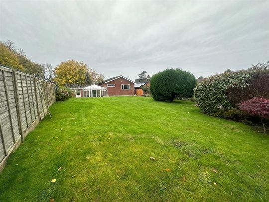 Barton Road, Market Bosworth, Nuneaton - Photo 1