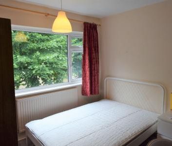 4 Bedroom Student Home - 3 Teddington Close - Photo 1