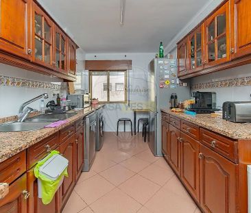 Apartment T2 in Algés, Linda-a-Velha e Cruz Quebrada-Dafundo, Oeiras - Photo 1