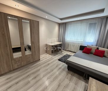 Kiadó felújított panel lakás - Szeged - Fotó 1