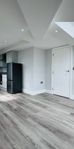 studio to rent - Photo 3