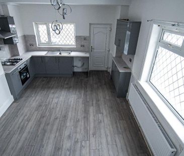 2 bedroom terraced house to rent - Photo 4