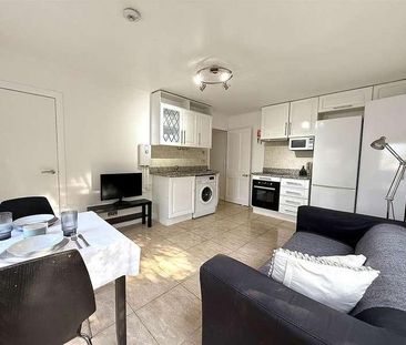 Avalon Close, Enfield, EN2 - Photo 4