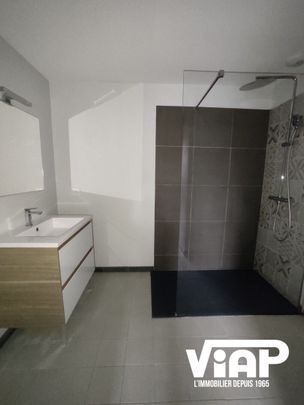 T2 PROCHE PLACE DES CARMES - Photo 1