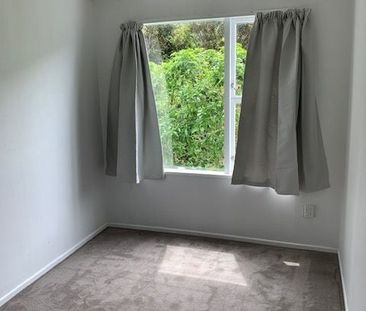 *Double-glazed* Sunny 2 bedroom Ngaio flat - Photo 2