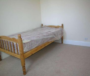 Bedroom Detached House In Charminster, BH9 - Photo 5