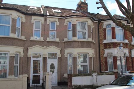 4 bedroom terraced house to rent - Photo 3