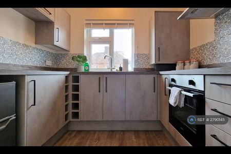 1 bedroom flat to rent - Photo 5