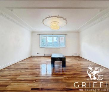 Central Avenue, Canvey Island, SS8 - Photo 2