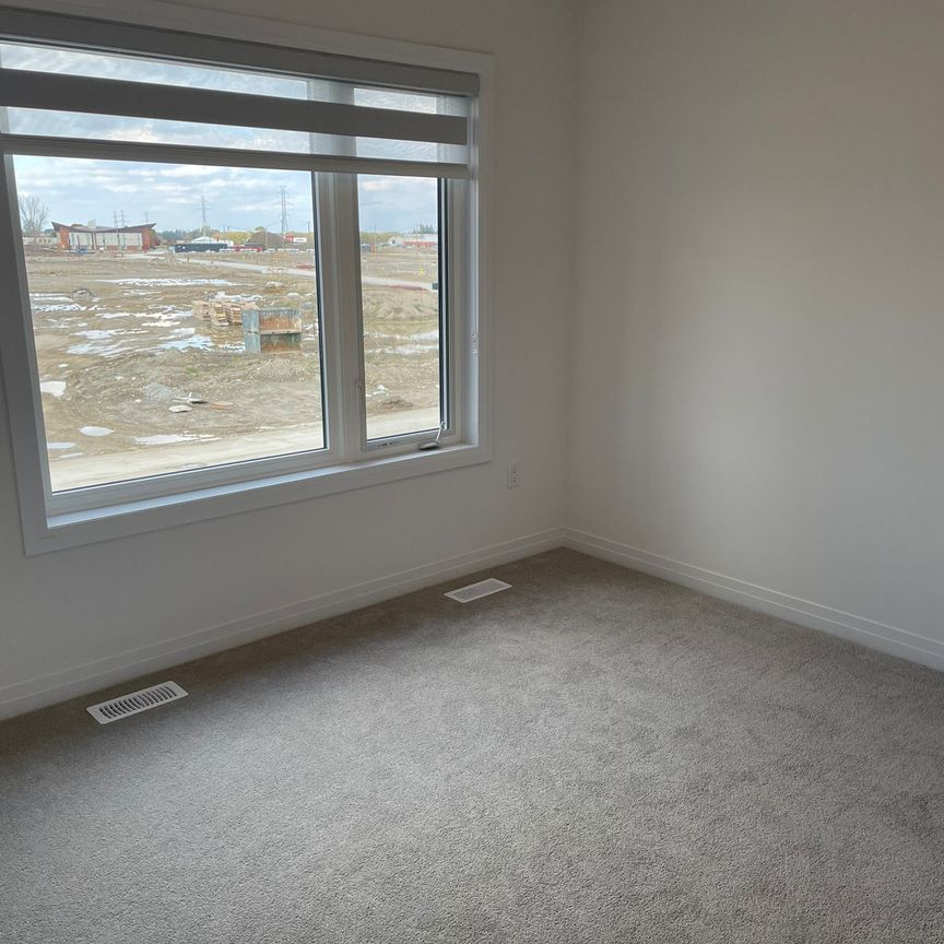 For Lease - 913 Douro Street, Stratford, Ontario - Photo 1