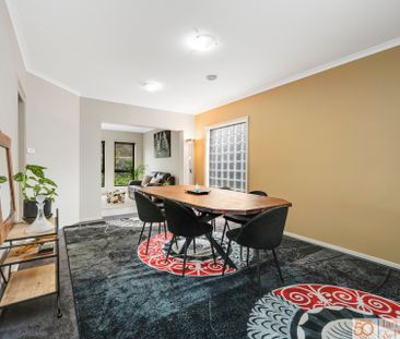 8/15 Ironbark Circuit, Jerrabomberra NSW 2619 - House For Rent | Do... - Photo 3