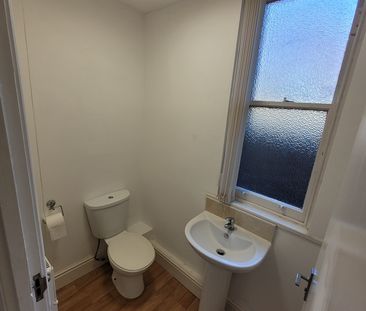 1 Bed Flat, Park Road West, CH43 - Photo 4