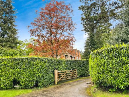 5 bedroom detached house to rent - Photo 4