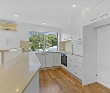 Modern Beachside Living in Prime Coolangatta Location! - Photo 5