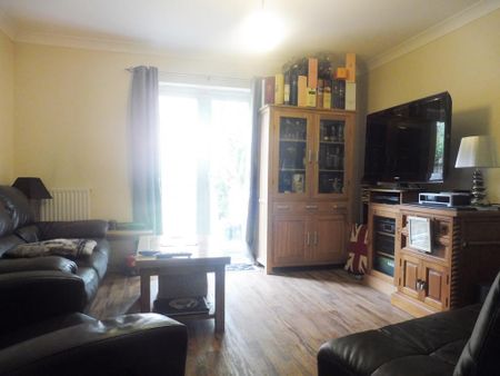 2 bedroom terraced house to rent - Photo 2