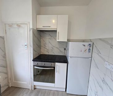 Village Way, Beckenham BR3, London - Photo 4