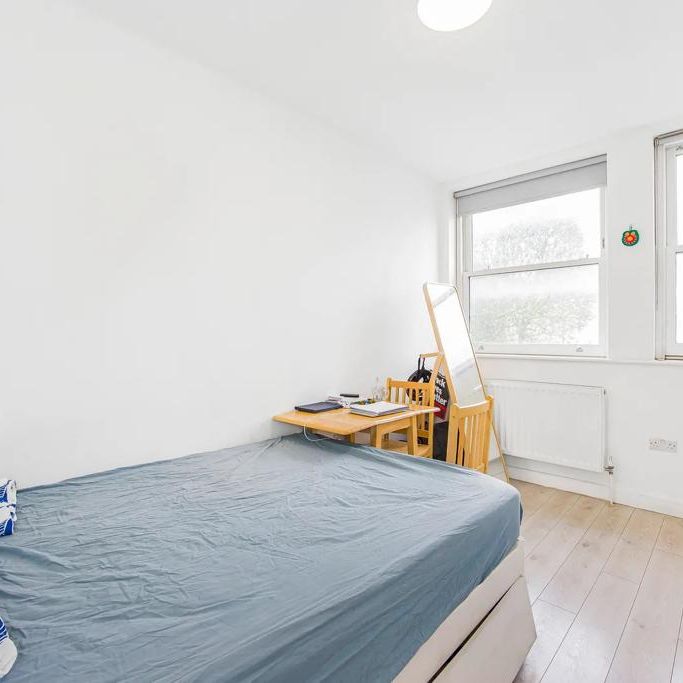 Warwick Road, Earls Court, London, SW5 - Photo 1