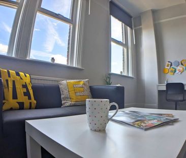 Room in a Shared Flat, Streatham High Road, SW16 - Photo 1