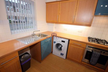 3 bedroom end of terrace house to rent - Photo 2
