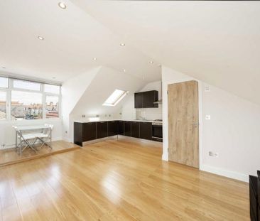 Studio to rent - Photo 2