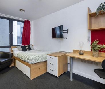 Studio to rent - Photo 2