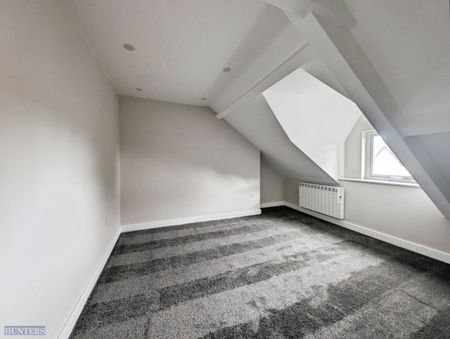 3 bedroom Flat To Let - Photo 2