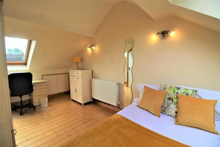 4 bedroom terraced house to rent - Photo 3