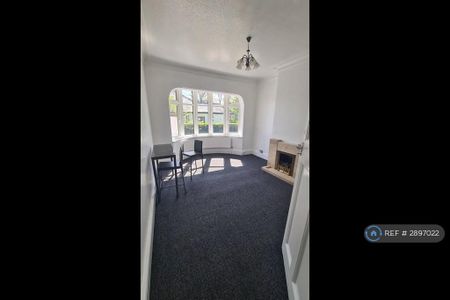 4 bedroom bungalow to rent - Photo 2