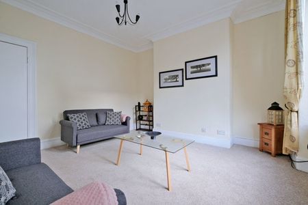 284 Rosemount Place, AB25 2YA, Aberdeen - Photo 2