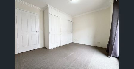 ONE BEDROOM APARTMENT WITH SECURE LOCK UP GARAGE! - Photo 2