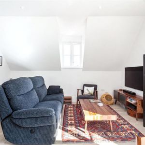 3 bedroom flat to rent - Photo 2