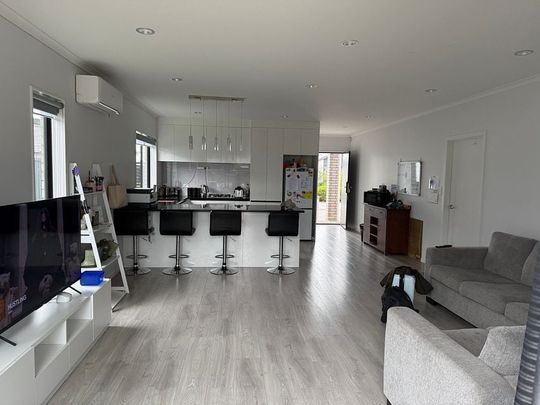 3BR Plus Office/4th BR in Chartwell - Photo 1