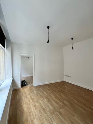 1 Bed Flat, Pekin Building, L2 - Photo 1