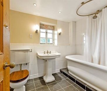 4 bedroom detached house to rent - Photo 6