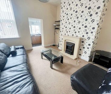 2 bed upper flat to rent in NE28 - Photo 2