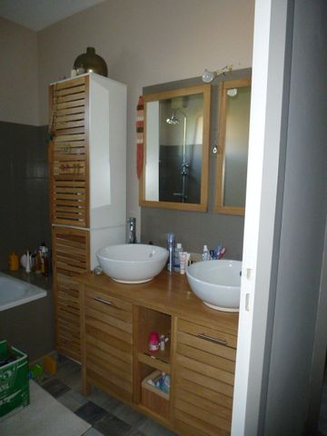 Location Appartement 3 pièces 68m² - Photo 4