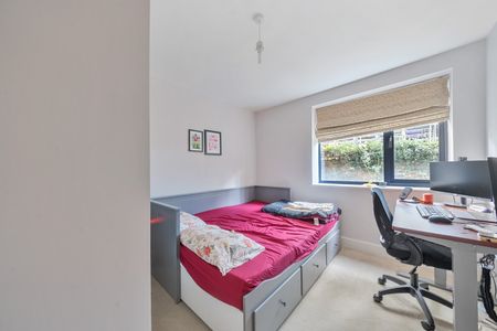Trinity Road, London, SW19 - Photo 5