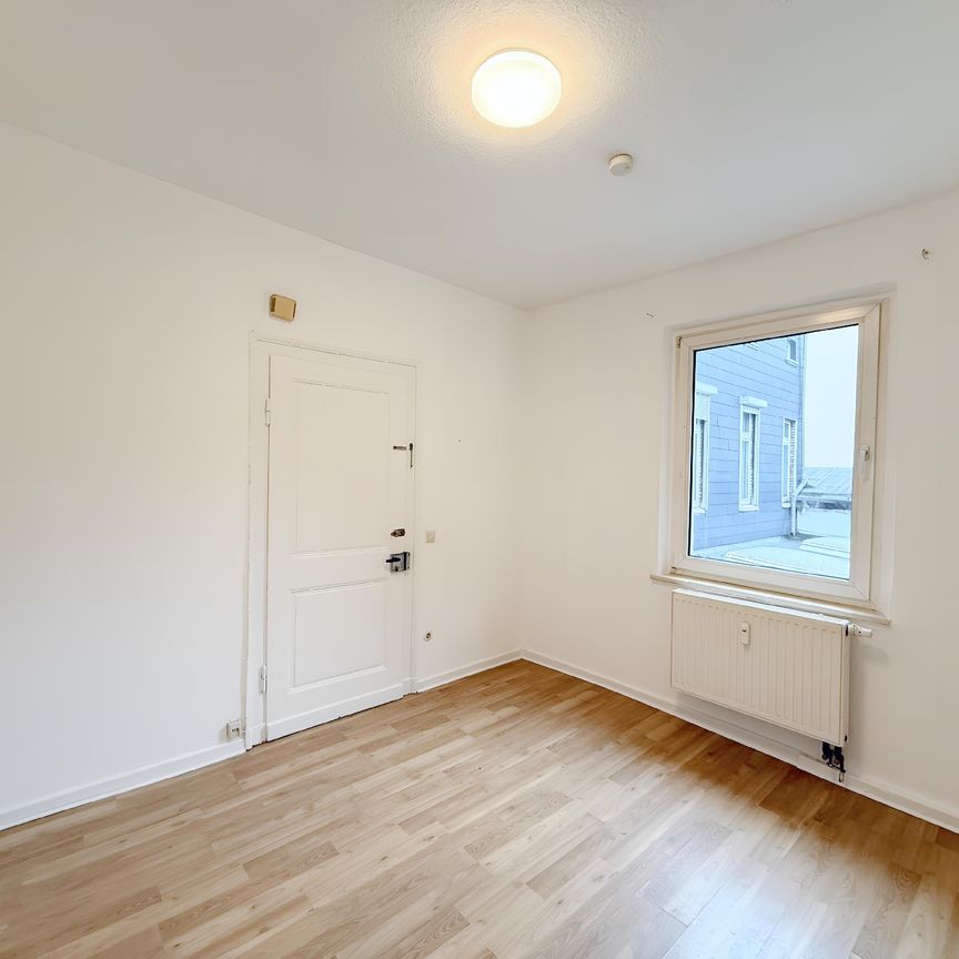 HOCHWERTIGE 2-ZIMMERWOHNUNG IM ALTBAU ZU MIETEN! - Foto 1