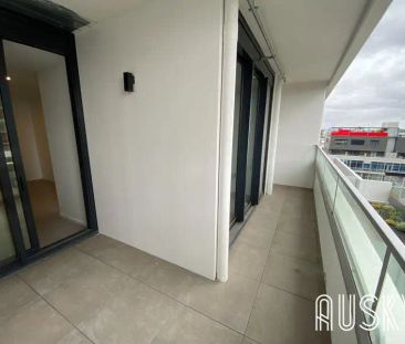 “2-Bedroom 2-Bathroom Apartment in Riverina Footscray FOR RENT” - Photo 4